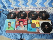 ELVIS PRESLEY SET OF 5 RECORDS AND GREAT PIC SLEEVES 1 EXTENDED PLAY
