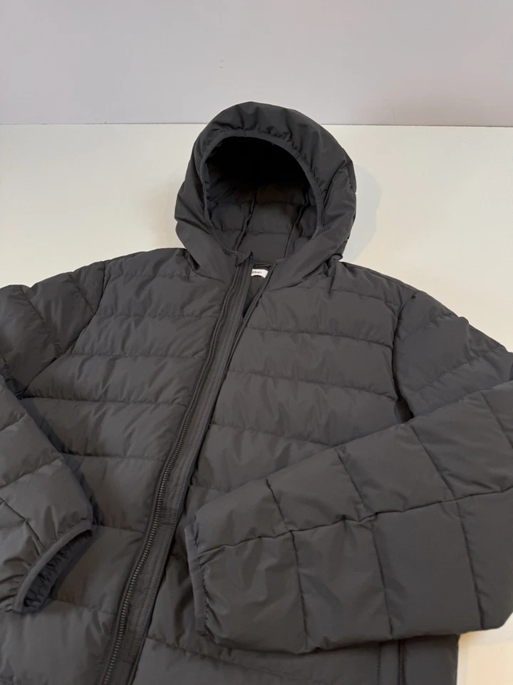 Chaqueta acolchada con capucha Calvin Klein para hombre - talla M, gris oscuro/carbón Foto 2 de 4