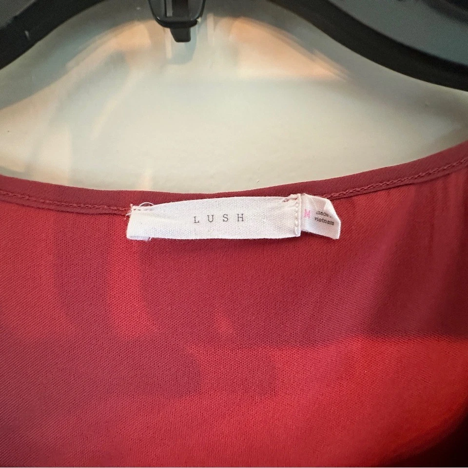 Vestido Lush Borgoña Talla Mediana Manga Acampanada Foto 3 de 4