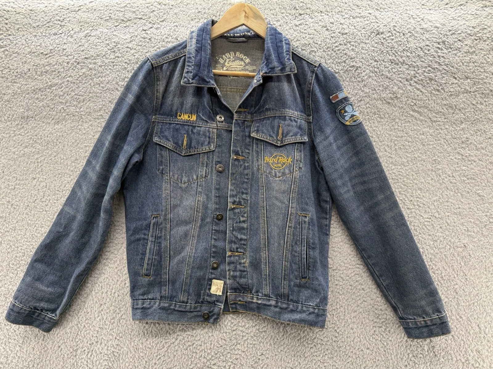 Hard Rock Cafe Denim Jacket Cancun Embroidered Jean Jacket Mens Size Small-C