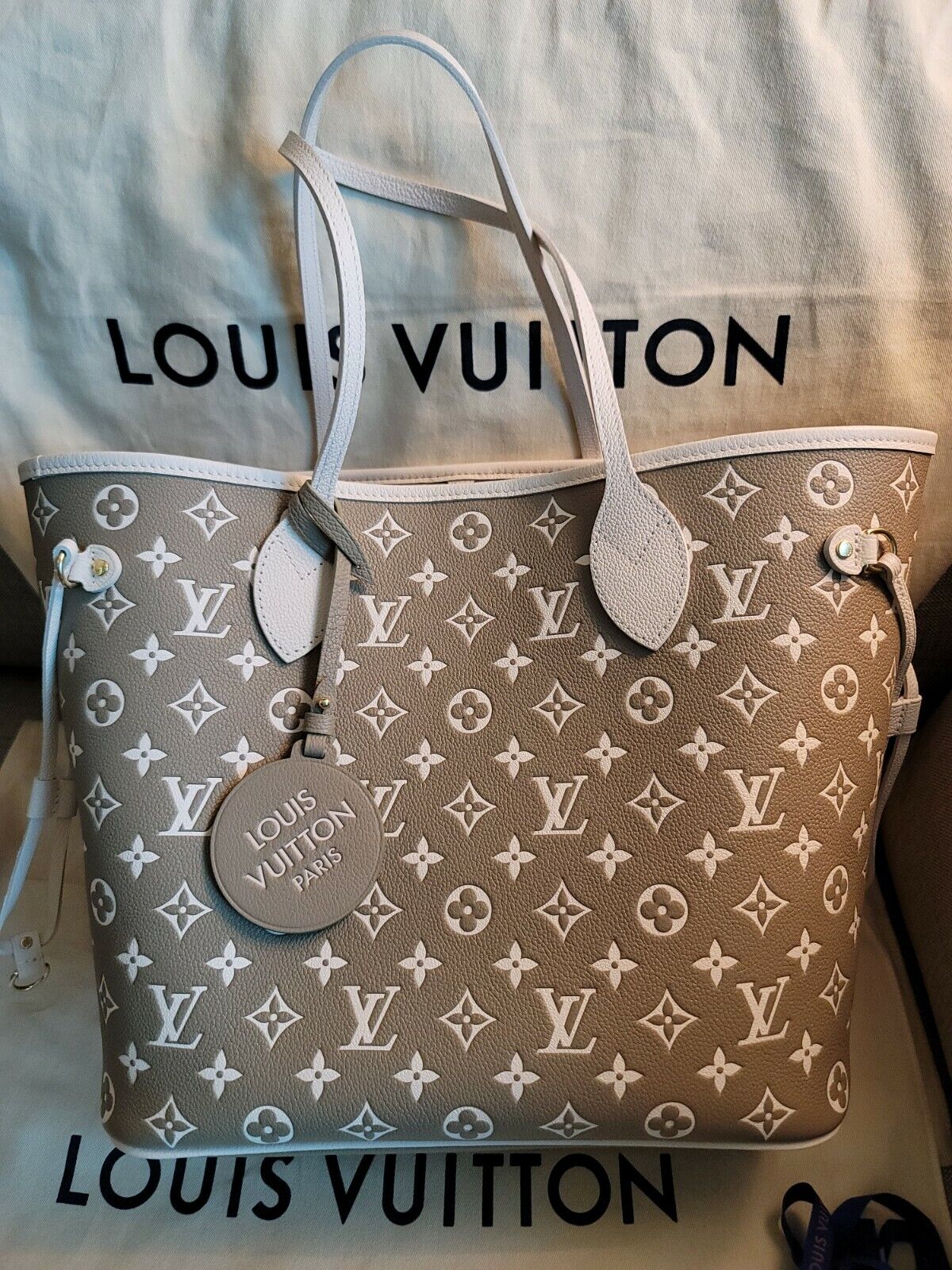 LOUIS VUITTON Empreinte Monogram Giant Neverfull MM Cream 1248465