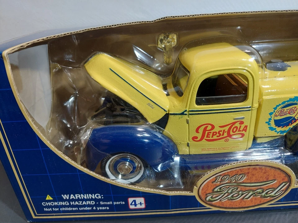 Ford Pepsi Delivery Truck VTG Golden Wheel 1/18 Diecast Replica Bank - Image 2 of 4