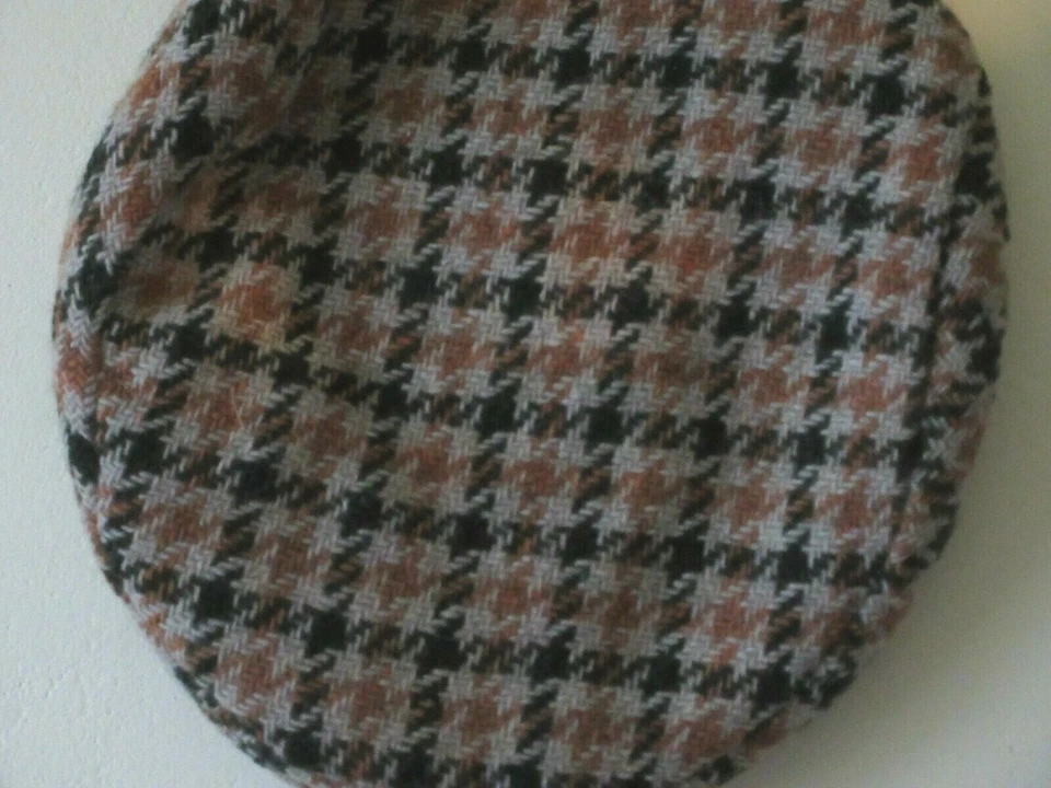 Vintage Retro Peaky Blinders Flat Cap Hat  BLACK TAN BEIGE  Check  - Image 4 of 4