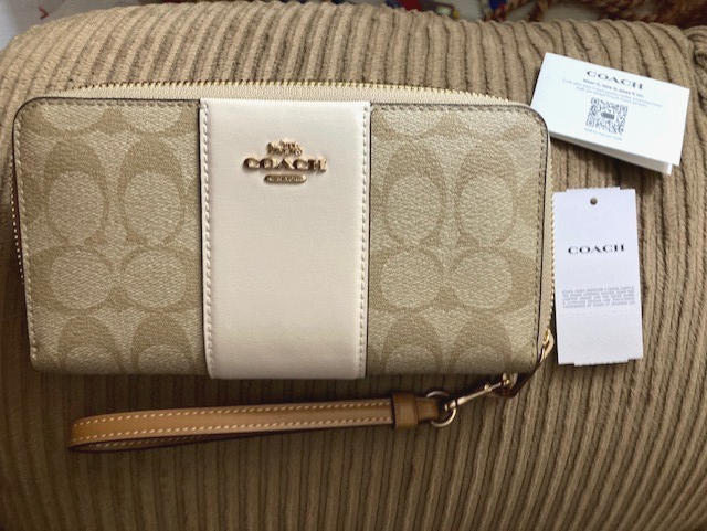 COACH SIGNATURE LNG ZIP AROUND WALLET CR624 LIGHT KHAKI/CHALK LT