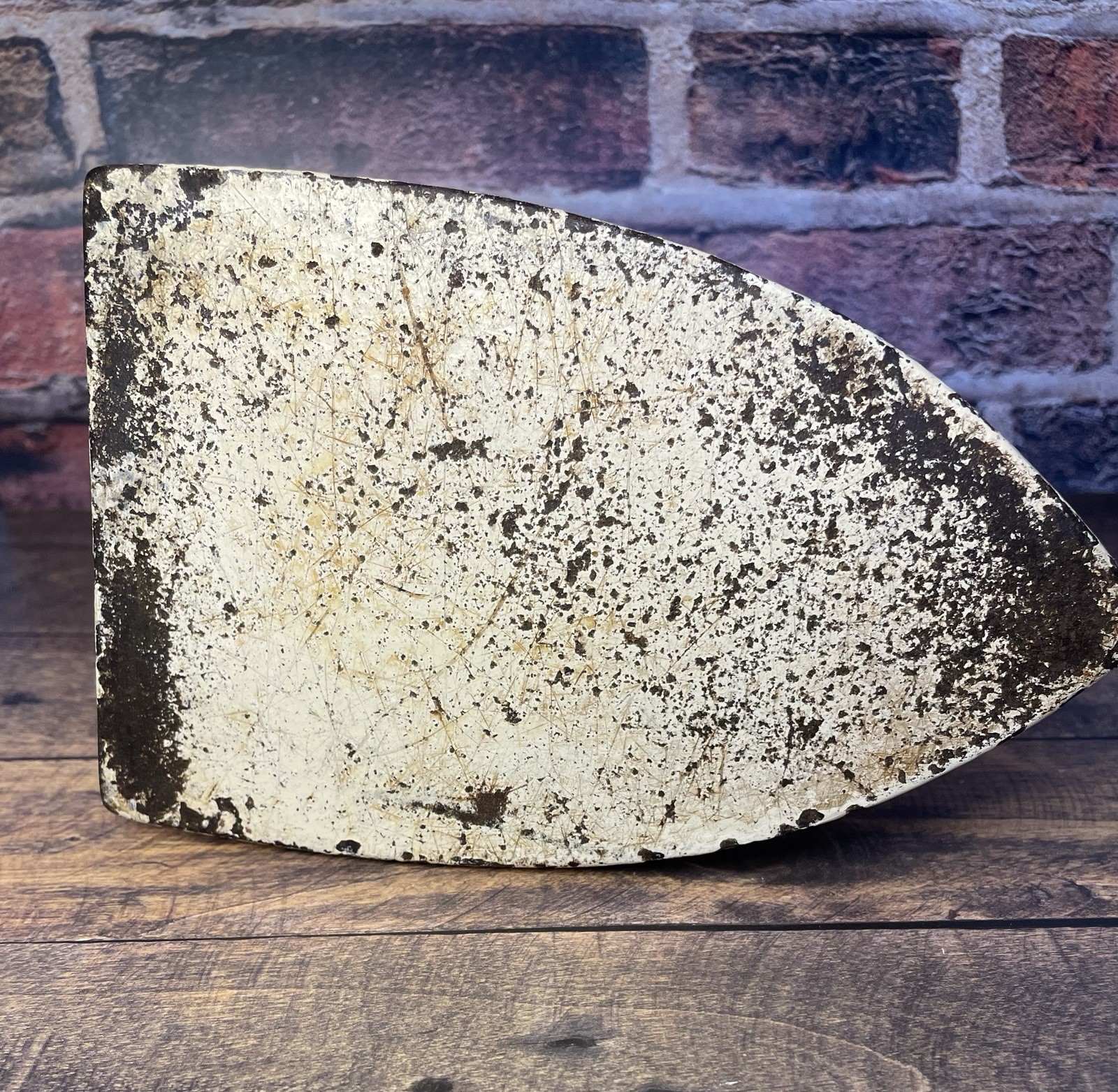 Antique Vintage 7lb Weight Sad Iron 6.25” l x 3.75" w at the back x 4.5” tall