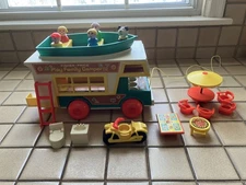 Vintage Fisher Price COMPLETE Little People set #994 Play Family Camper w/ Boat