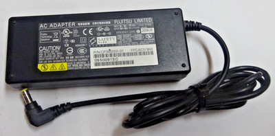 FUJITSU *** SED100P2-19.0 ***Netzteil / ADAPTER / 19V-4.22A ***#NT4332