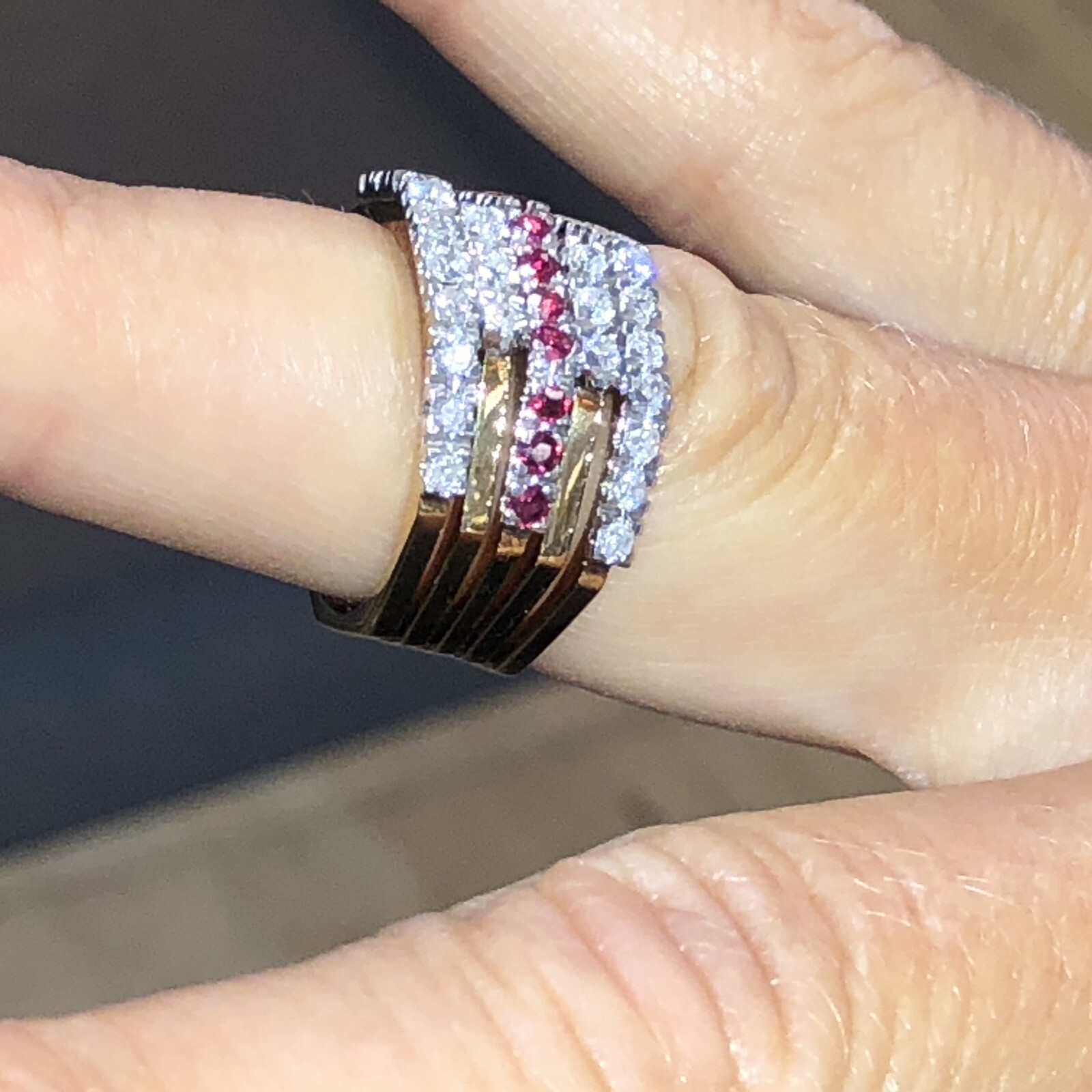 Ruby Design Merced 18 kt antique diamond & ruby Designer Made ring. - Gem