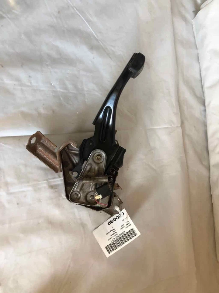 Toyota Camry LE 2002 pie de emergencia estacionamiento freno pedal montaje de piso soporte Foto 3 de 4