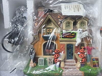 Lemax Spooky Town Porcelain Lighted Building - Spooky Winner #95455 New Retired 