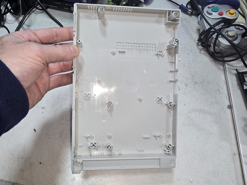 Sony PS2 Slim ^90001^Modell NUR SILBER - genaues Untergehäuse - intakt - zerkratzt - TEILE - Bild 18 von 18