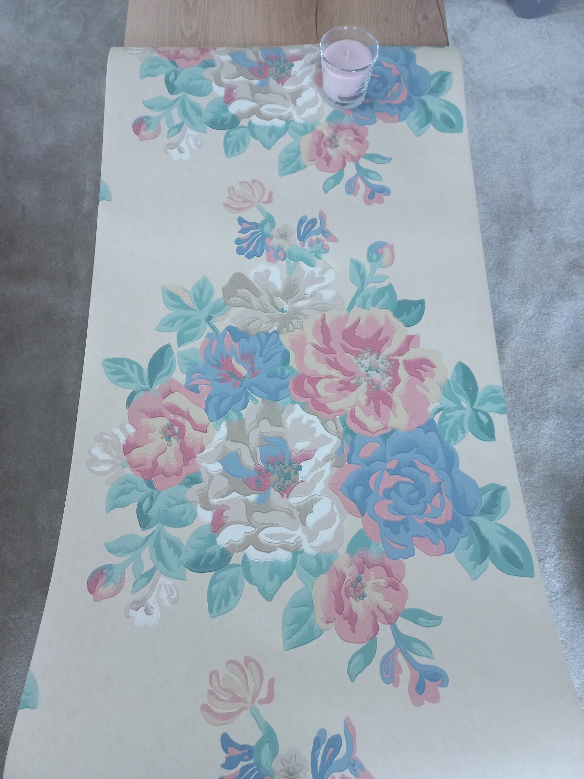 Tapisserie papier peint Sanderson roses pour chambre adulte et salon chic