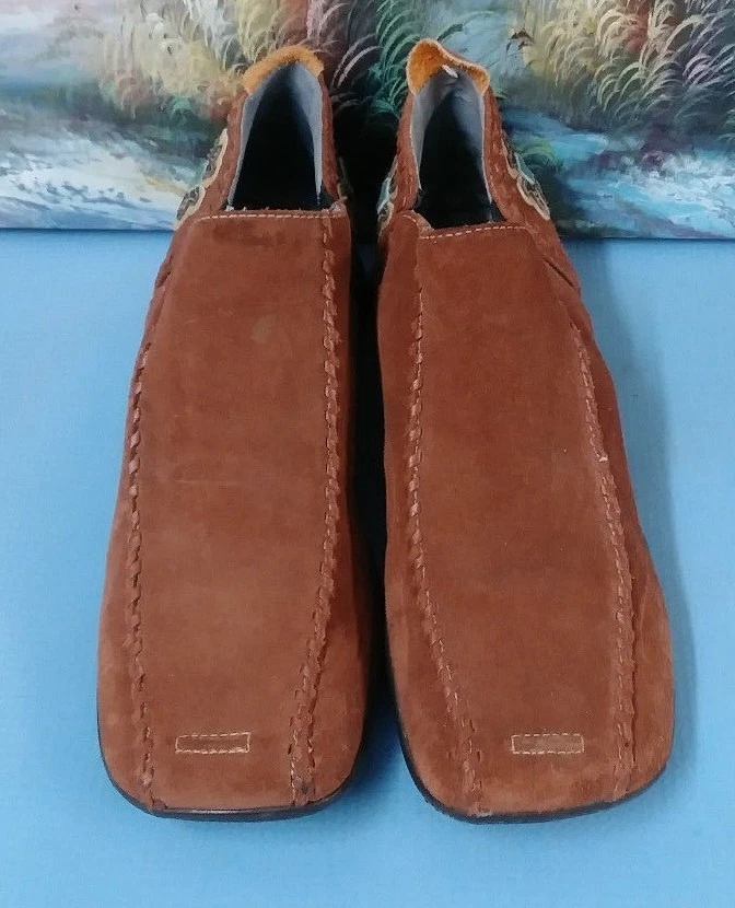 Zapato de gamuza marrón Indigo By Clarks para mujer 7M Foto 2 de 4