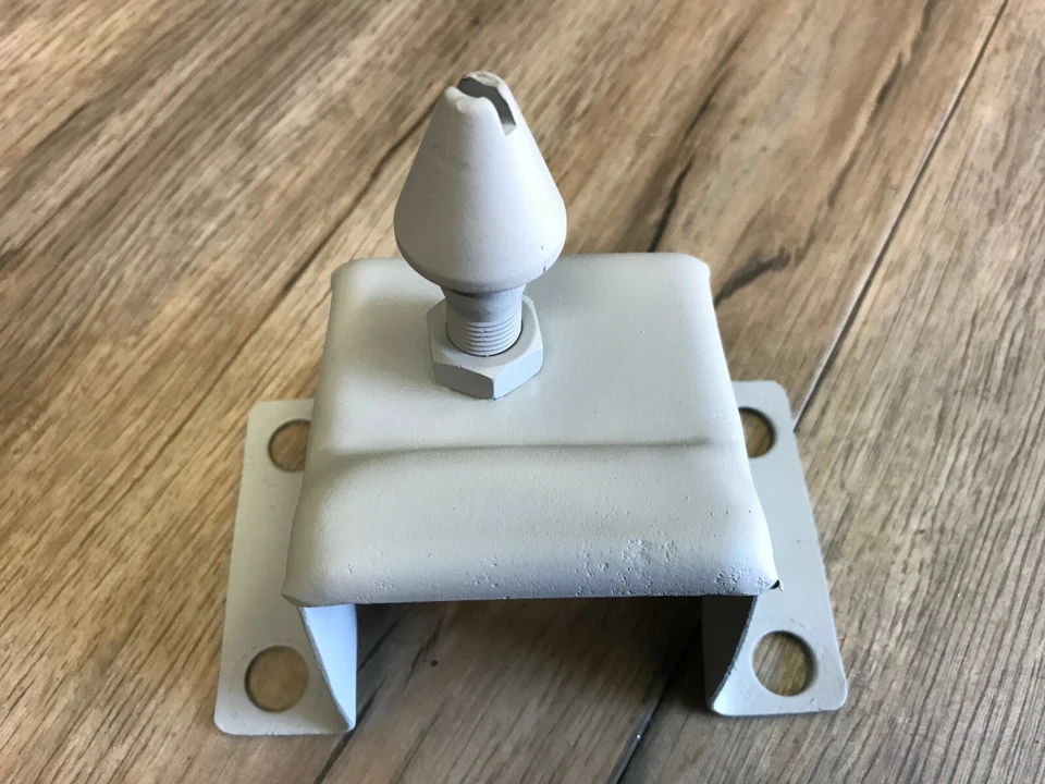 Chevrolet Impala SS 1963 63 Bel Air usado GM capó delantero pin de captura restaurado OEM Foto 2 de 3