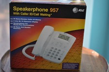 Vintage year 2000 AT T Speaker Phone 957 Caller ID with Call Waiting  Extras