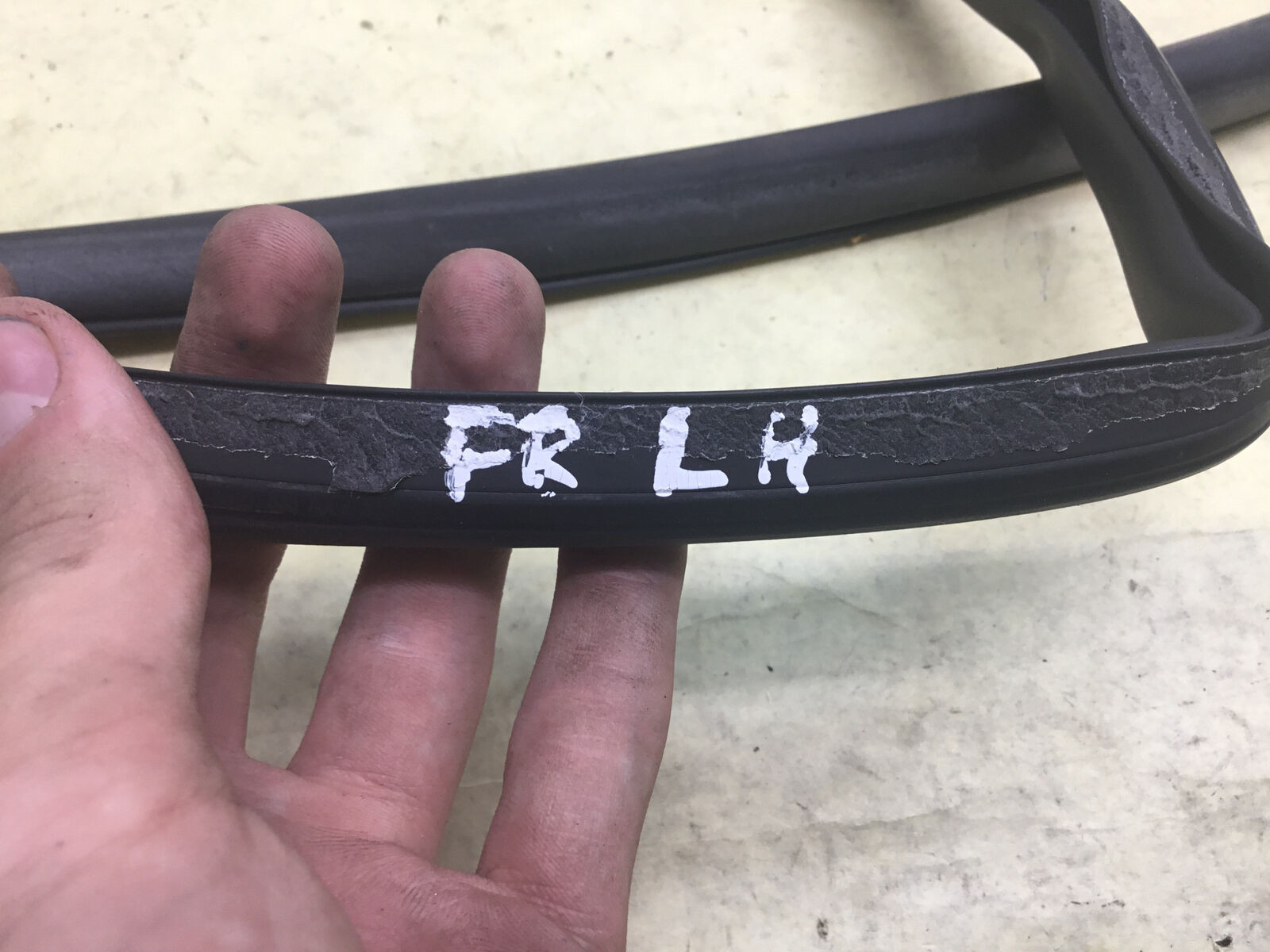 Bentley Flying Spur W12 Front Left Door Weather Strip Seal Rubber 13-18 :Y