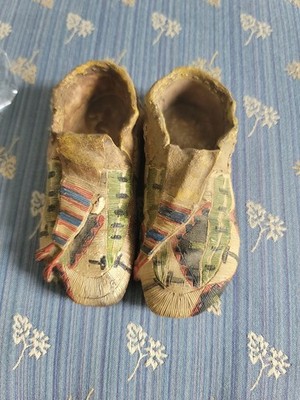 1 Pair - Native American Moccasins - Table Top, Nick Nack, Decor, 