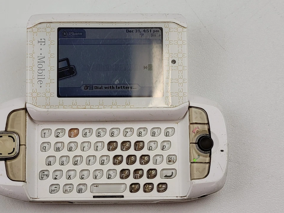 T-Mobile Sharp Sidekick 3 (PV200) Dwayne D-Wade Edition Cell Phone - PLEASE READ - Image 2 of 4