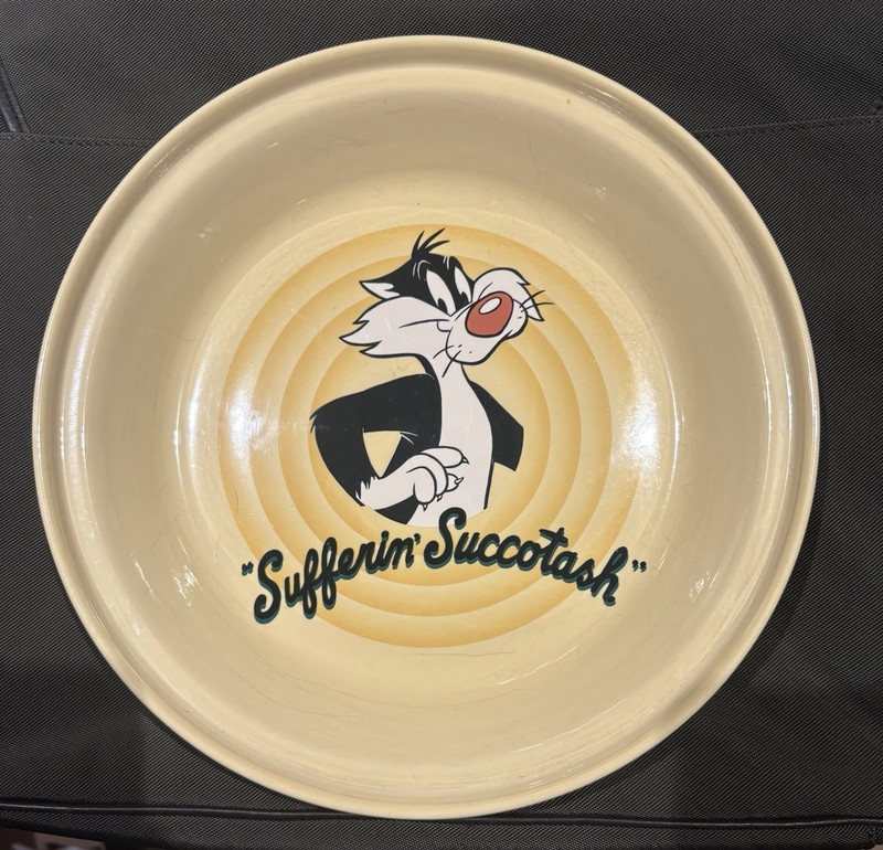 FIESTA 1994  Yellow Looney Tunes Sylvester Deep Pie Plate Baking Dish