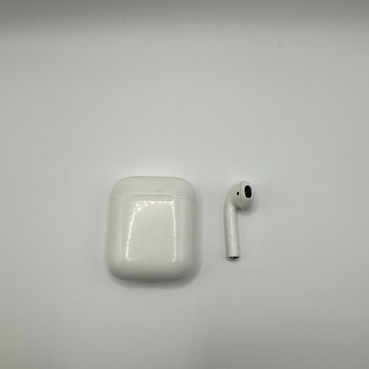AirPods First Generation ONE Pod with Charging Case | eBay