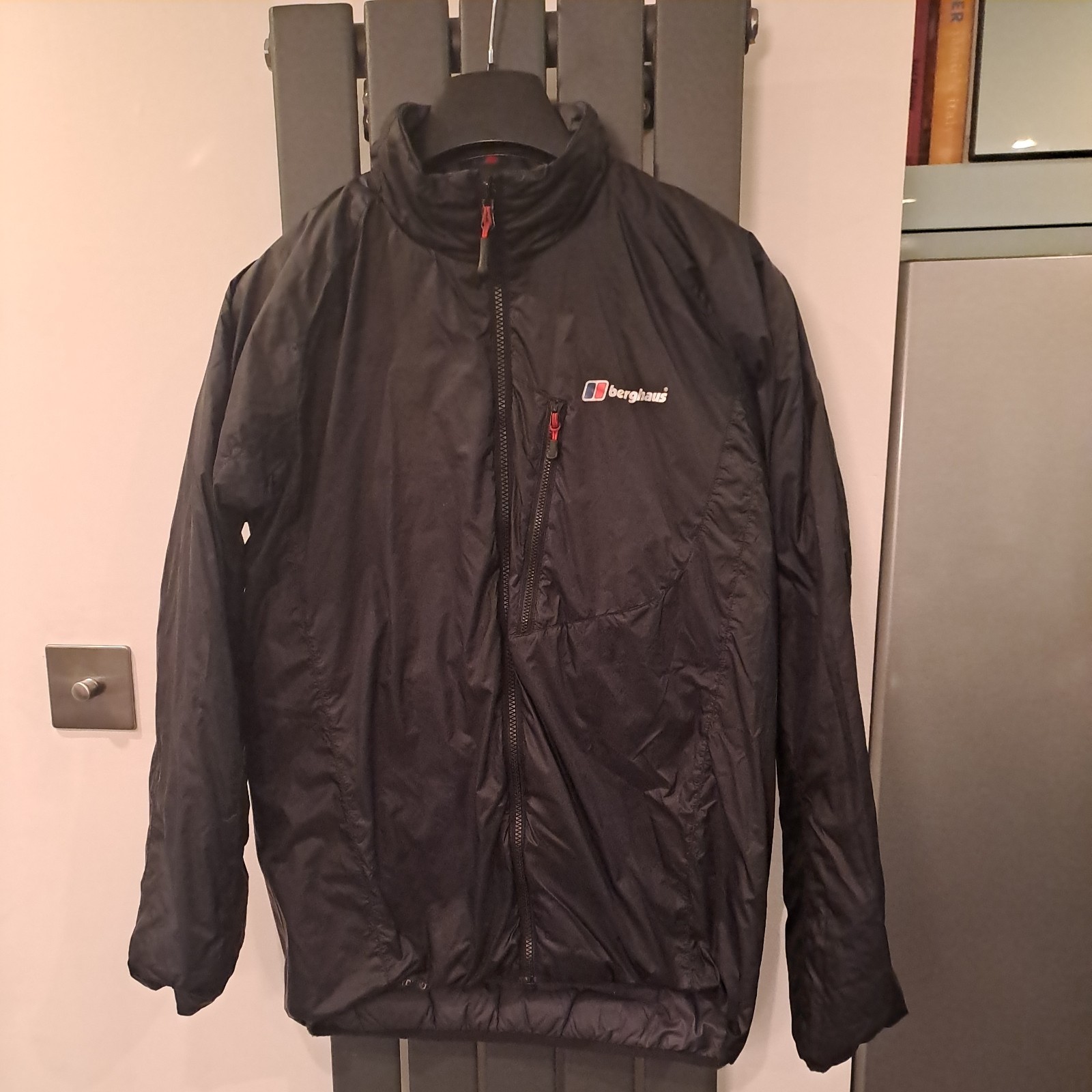 Berghaus HydroLoft Reversible Puffer Jacket Men’s M Black Grey Down Outdoor Logo image 8