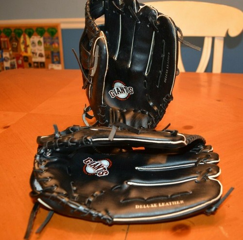 SAN FRANCISCO GIANTS BASEBALL CLUB PAIR OF VINTAGE GIVE AWAY PROMOTIONAL GLOVES - 第 1/9 張圖片