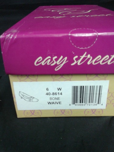 Easy Street Women's Waive Pump Bone 6 W - Imagen 6 de 6