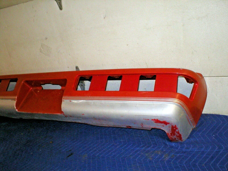 1982 - 1990 庞蒂亚克 Firebird Formula 后保险杠保护套 皮肤 原装 GM 红色 原始设备制造商 — 第 2/4 张图片