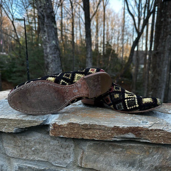 Womens Size 7 Black Geometric Pattern Loafers Bur… - image 9