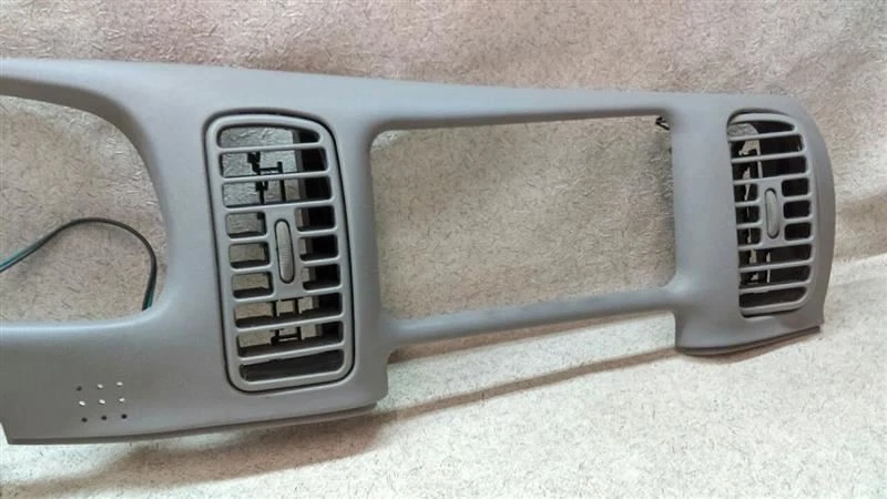 Bisel Cluster gris compatible con 1997 1998 1999 2000 2001 2002 2003 2004 2005 Park Ave Foto 3 de 4