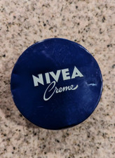 Nivea Moisturizing Creme 250 ml New blue tin Sealed