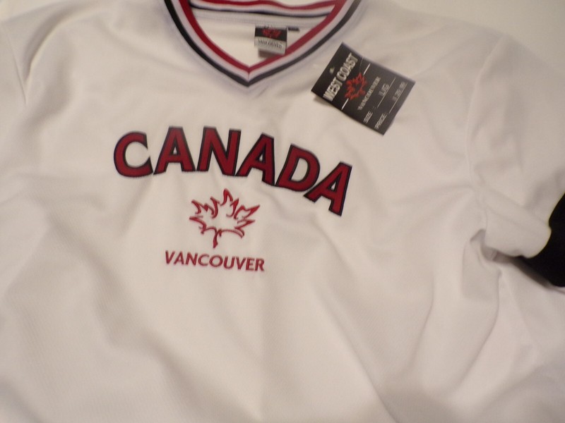 West Coast Vancouver CANADA Hockey Jersey Men's Size Large with tags