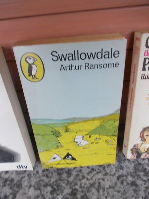 Swallowdale, by Arthur Ransome, a Penguin Books book