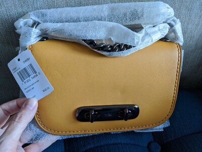 Coach Swagger Shoulder Bag 20 in Yellow Gold NEW Turnlock Chain