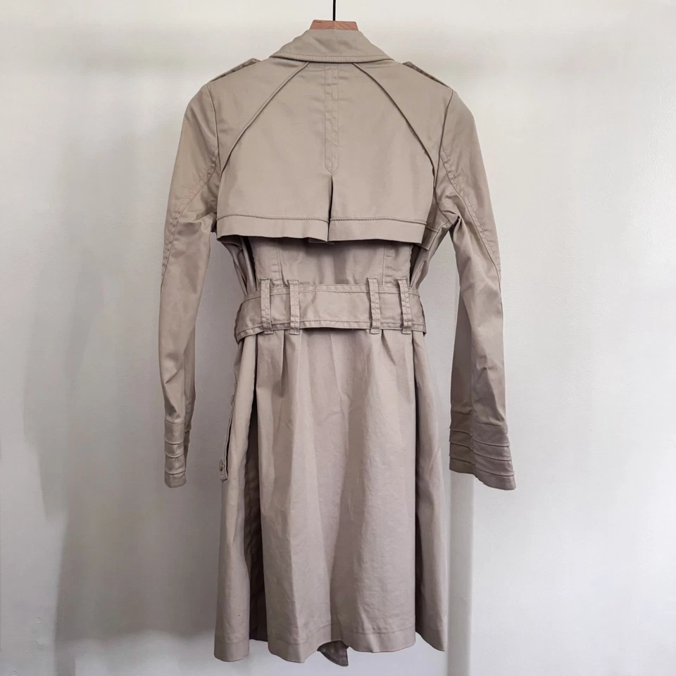 Gabardina DKNY con cinturón beige/bronceado para mujer talla mediana Foto 2 de 4