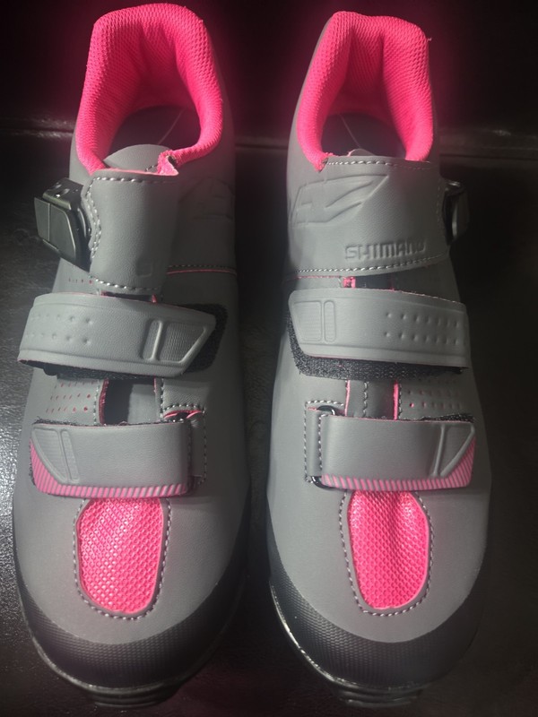 Shimano Spinning Cycling Bicycle Shoes Size 43 Gray Pink Bike shoes clip in
