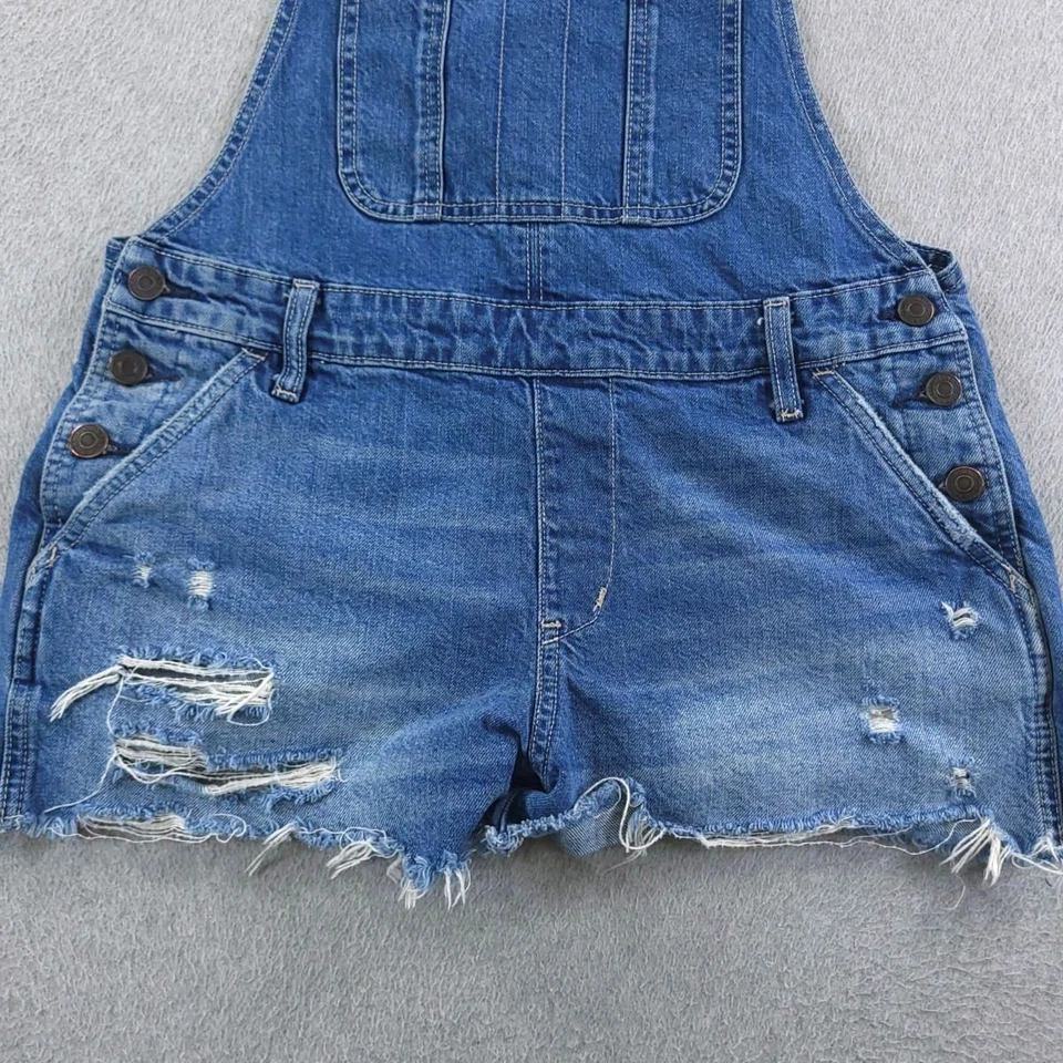 Mono corto Abercrombie Fitch para mujer pequeño azul denim desgastado con tirantes crudo Foto 3 de 4