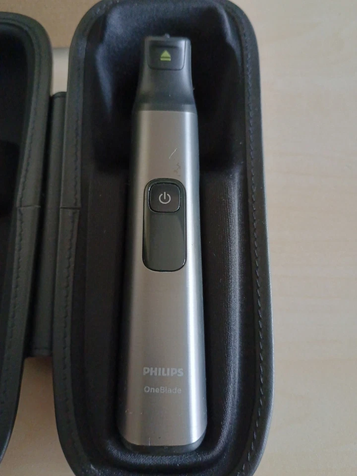 Philips One Blade PRO, QP6651/61. LAME ESCLUSE - Immagine 2 di 3