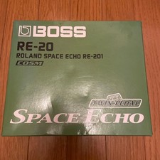 BOSS RE-20 Effetto Space Echo per chitarra