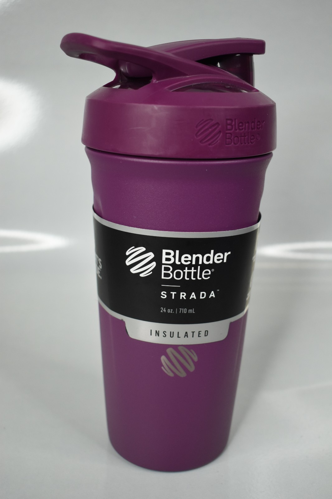 Blender Bottle Insulated 24 oz Push Button Locking - New