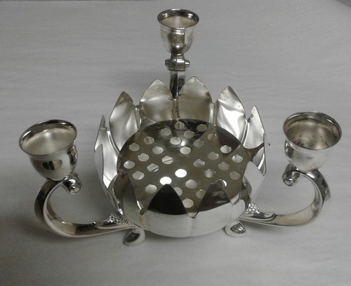 Leonard Silver MFG Silverplated Centerpiece With Pierced Flower Holder Candle - Picture 5 of 5