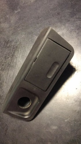 Compartiment de rangement pour console centrale A26 BMW E36 51.16-8146480.9