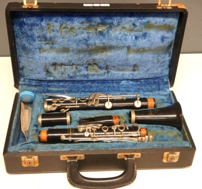 Bundy Resonite Clarinet By Selmer with Hard Case