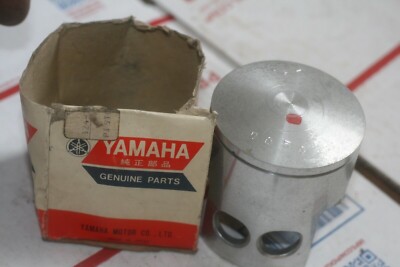 NOS  Yamaha  Piston 7050 UNSURE ??????