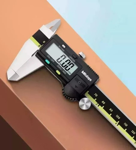 Mitutoyo Japan 500-197-30 200mm/8" Absolute Digital Digimatic Vernier Caliper - Picture 2 of 8