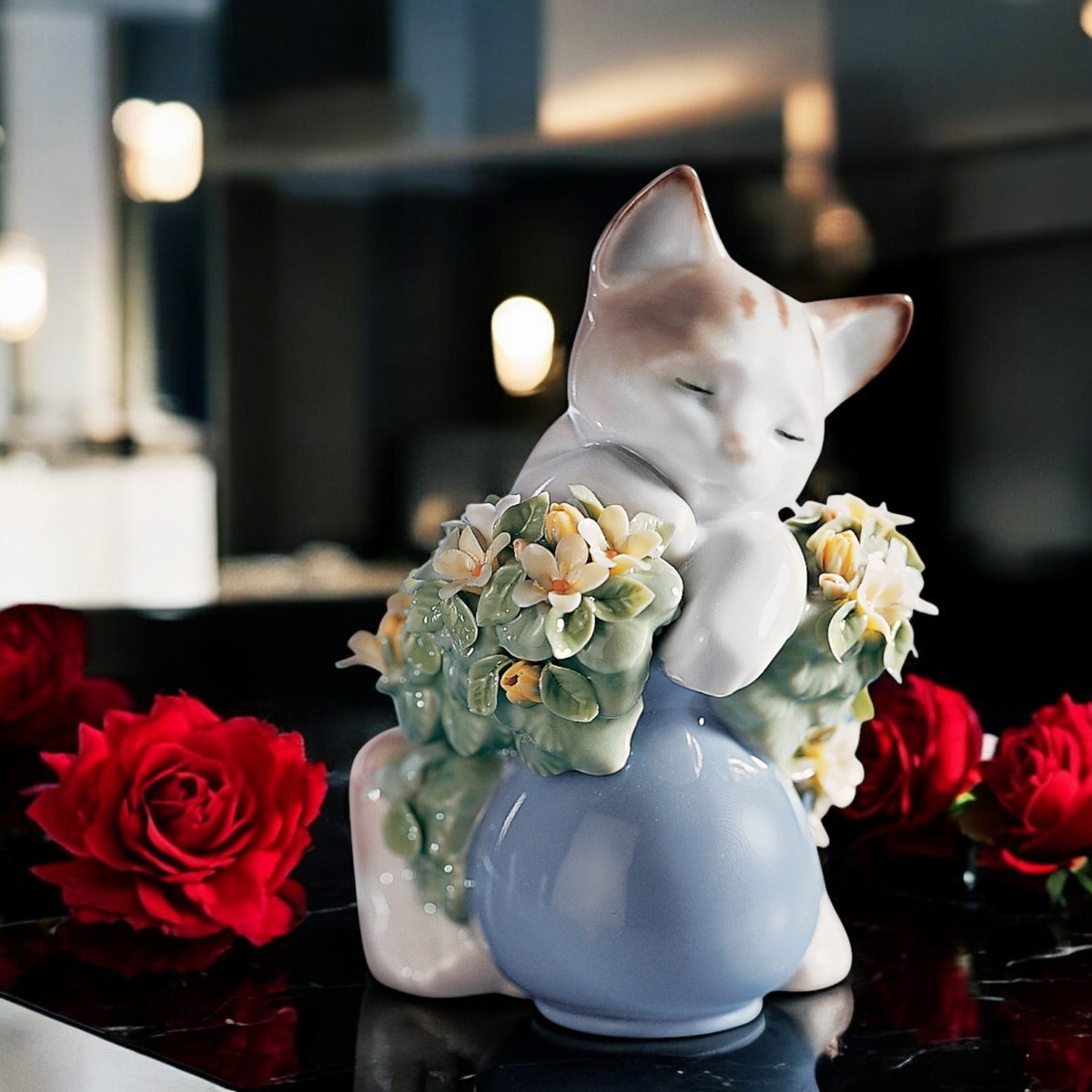 LLADRO リヤドロ スペイン 猫と花瓶の陶器置物 【公式通販】