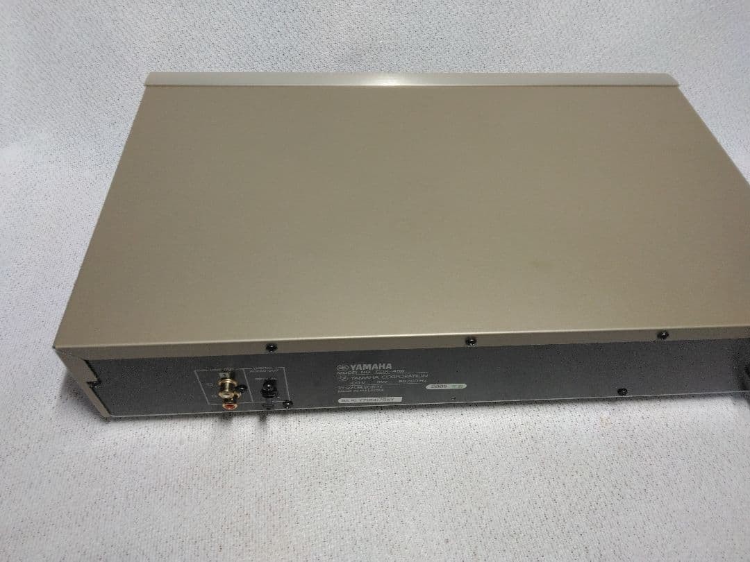 Yamaha CDX-496 Natural Sound CD Player CD-R/RW Compatible 100V