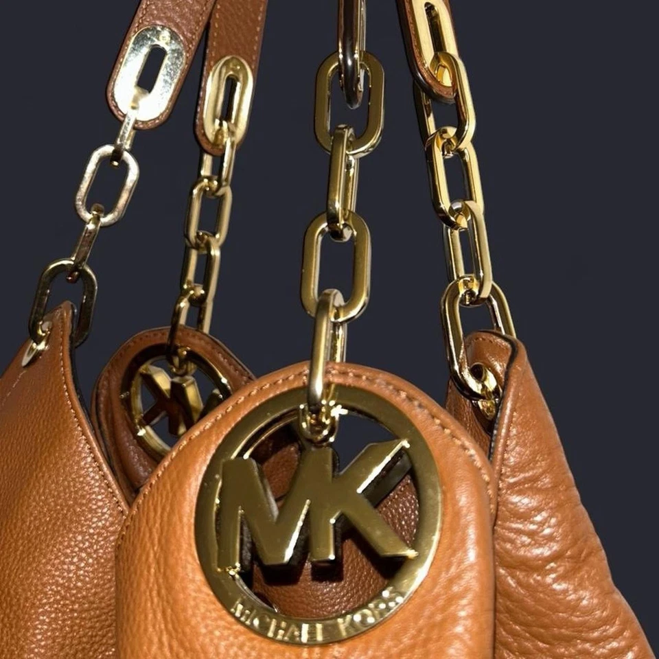 MICHAEL KORS FULTON ACORN BROWN LEATHER GOLD LOGO CHAIN SHOULDER BAG - Image 2 of 4