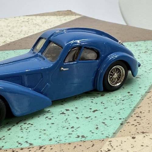 Gebautes Western Models 1:43 Bugatti Type 57SC blau weiß Metall Auto Made in England - Bild 9 von 13