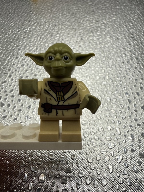 Lego Star Wars Yoda Minifigure 75208